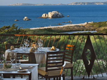 luxe resorts sardinie - resort erica aan zee in noord sardinie (12).jpg